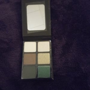 The Royals mini eyeshadow pallet.....